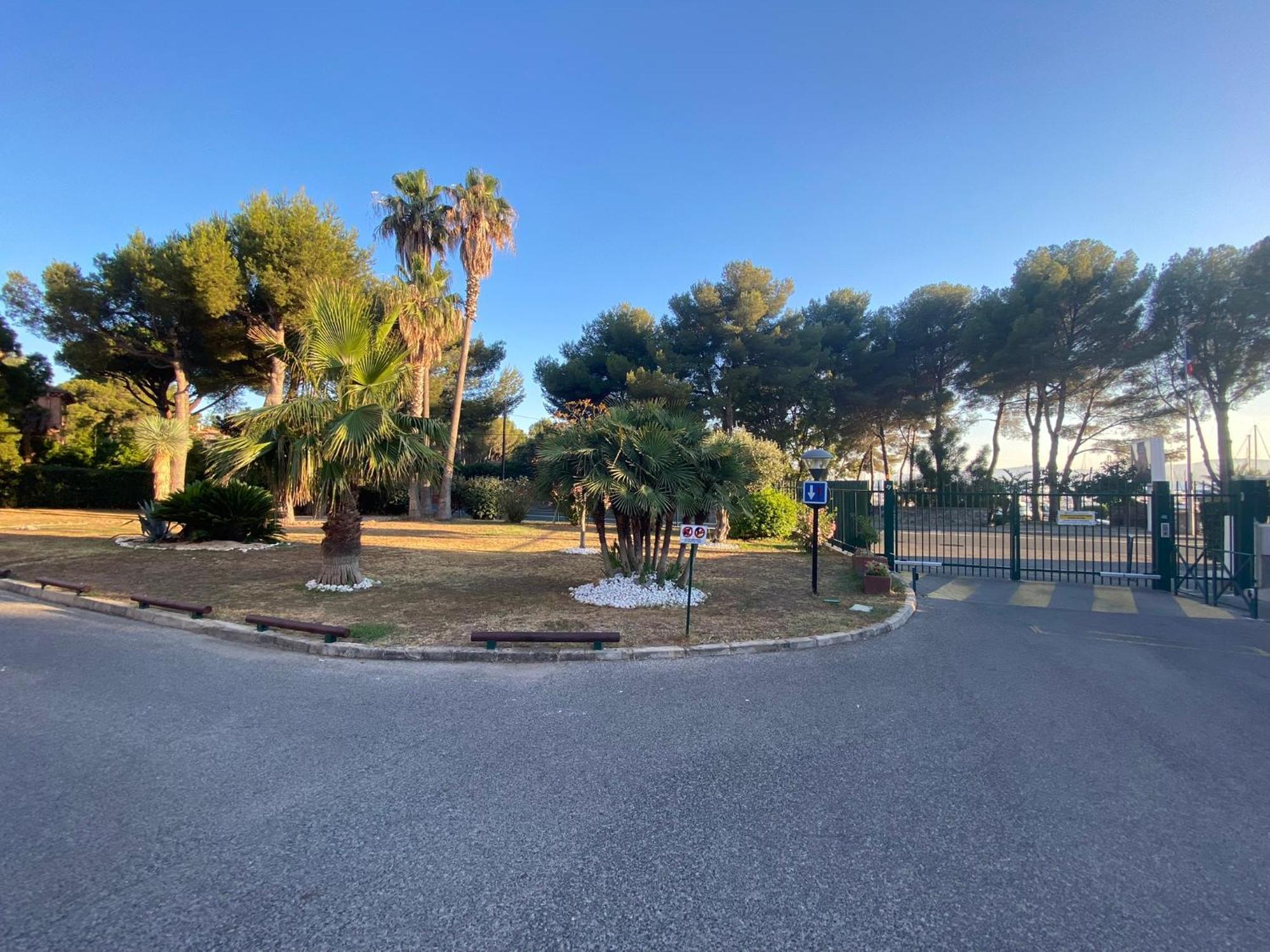 Appartement Face Mer Et Port Santa Lucia Climatise Et Wifi Saint-Raphaël Buitenkant foto